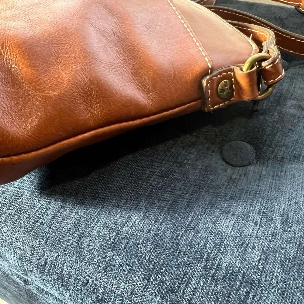 Patricia Nash Brown Crossbody Bag with Vintage Leather Finish - Picture 7 of 14